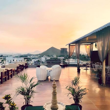 Hotel The Celebration By Amod Best Hotel & Rooftop Udaipur Dış mekan fotoğraf