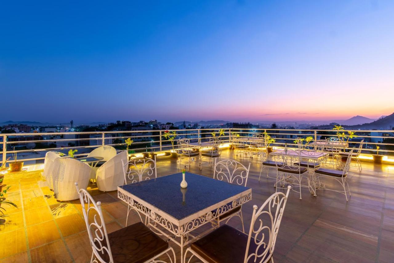 Hotel The Celebration By Amod Best Hotel & Rooftop Udaipur Dış mekan fotoğraf