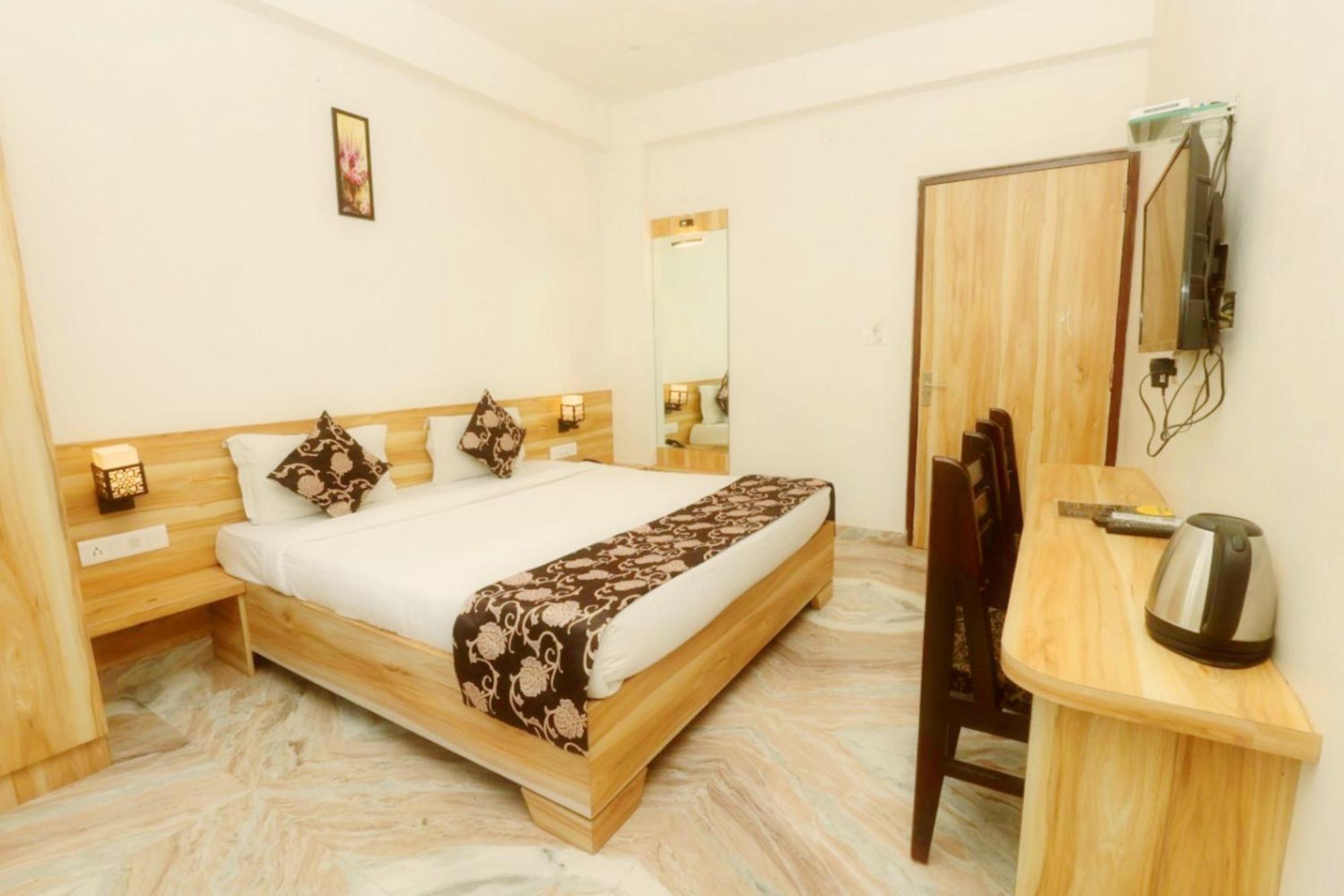 Hotel The Celebration By Amod Best Hotel & Rooftop Udaipur Dış mekan fotoğraf