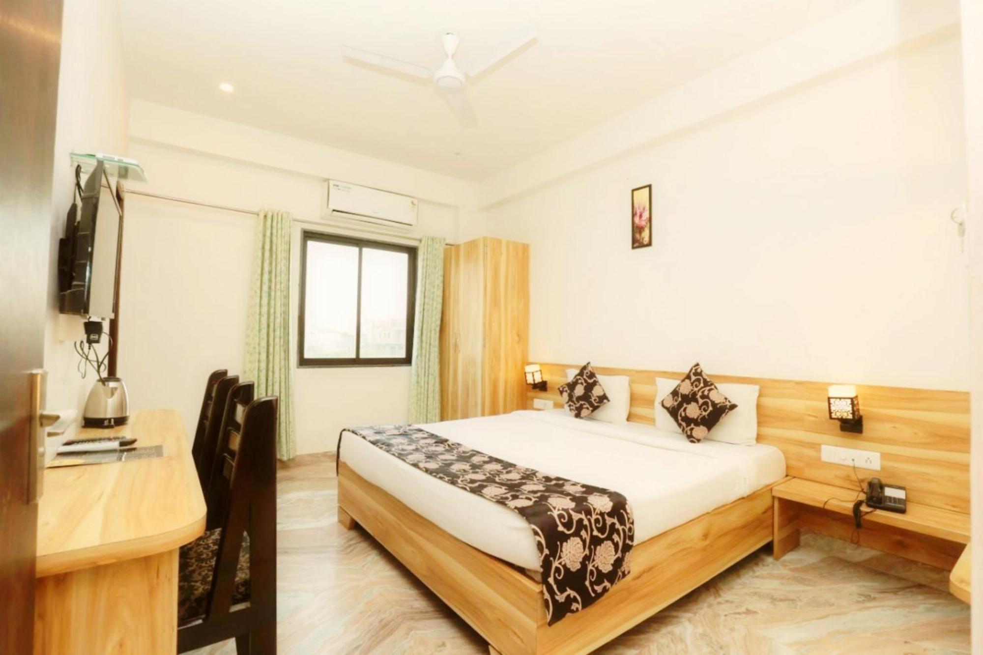 Hotel The Celebration By Amod Best Hotel & Rooftop Udaipur Dış mekan fotoğraf